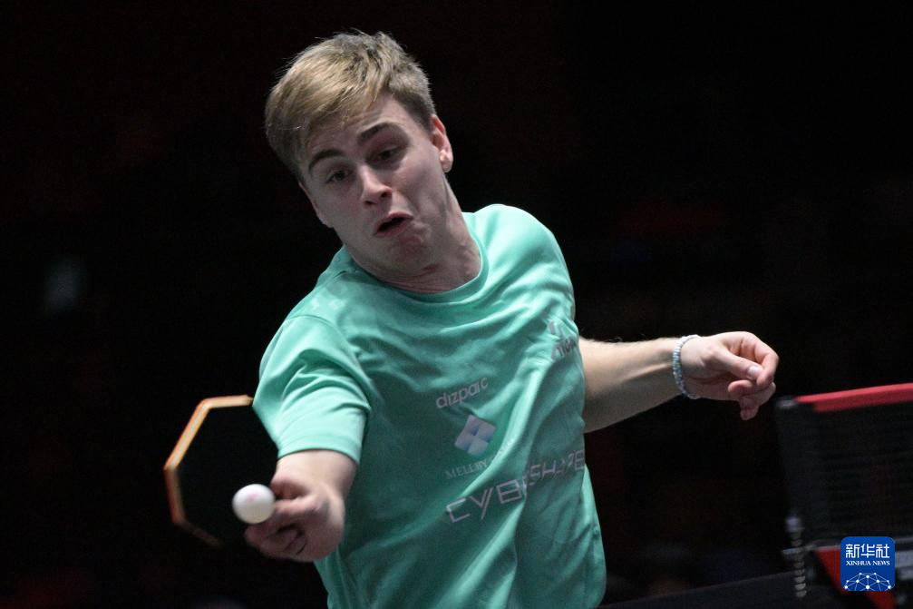 两位在各自 两位在各自