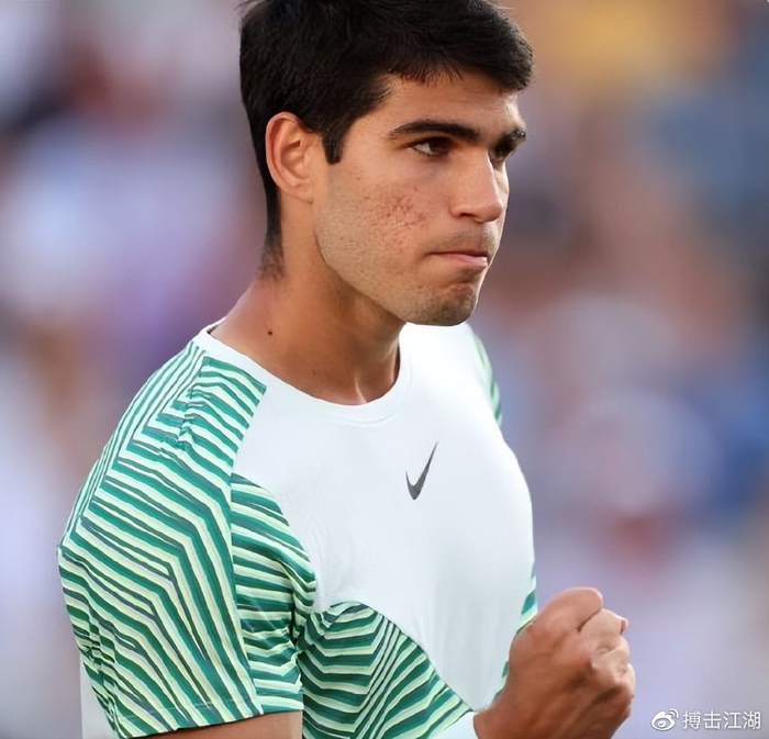 赛中咬紧牙 赛中咬紧牙