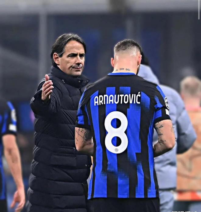 前德國國腳赫迪拉公開表示希望與穆裏尼奧再合作.