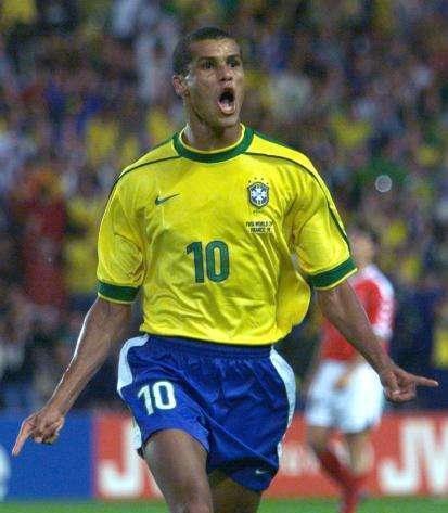 英媒深度： 中国足球为什么梦想破灭 腐败+金字塔倒置.