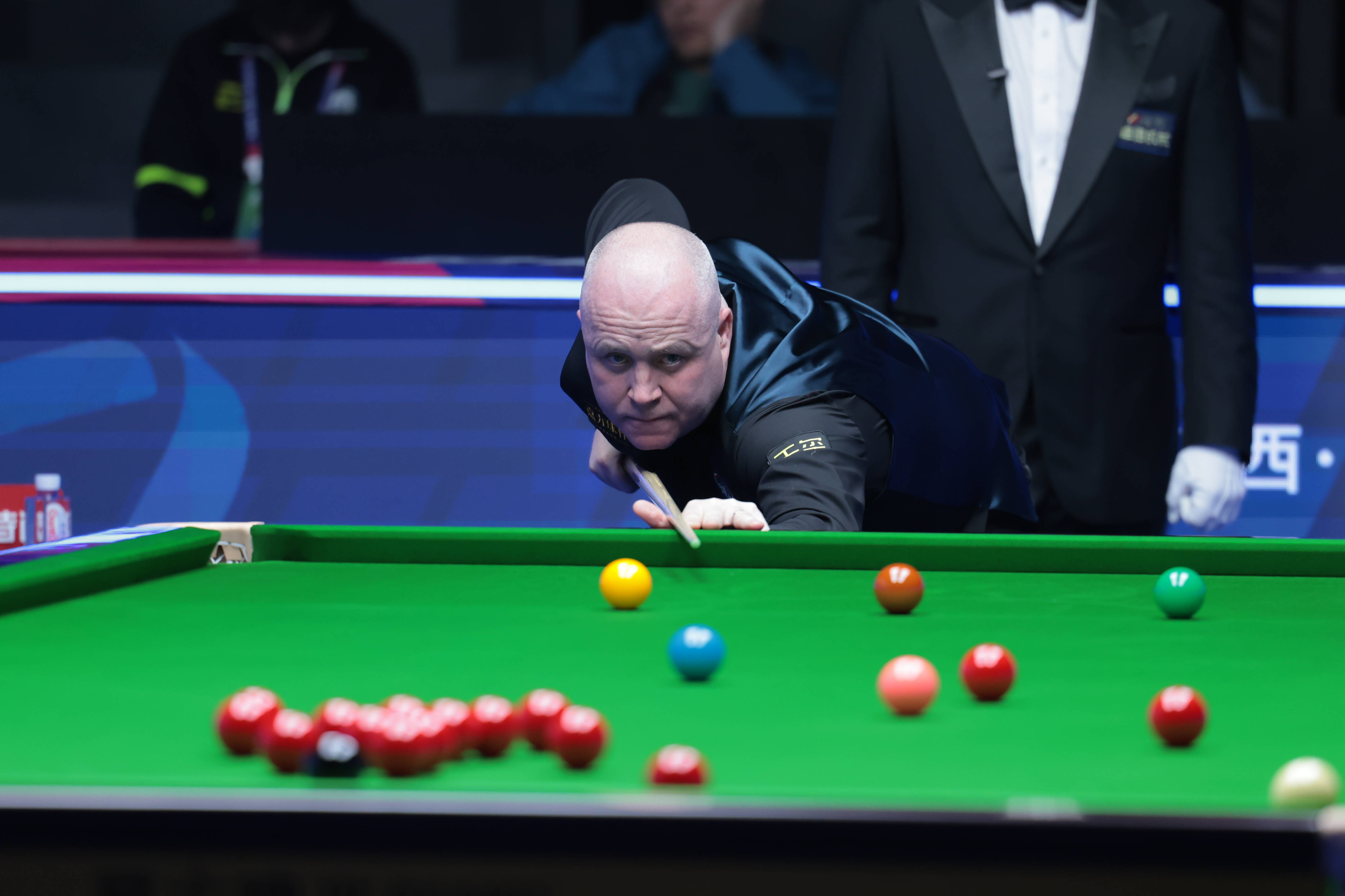 化为防守执 化为防守执